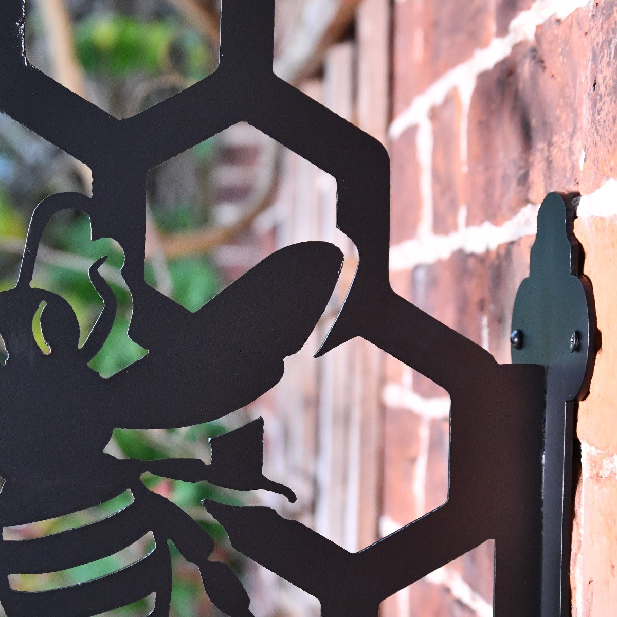 "Honeycomb Bee" Garden Hanging Basket Bracket