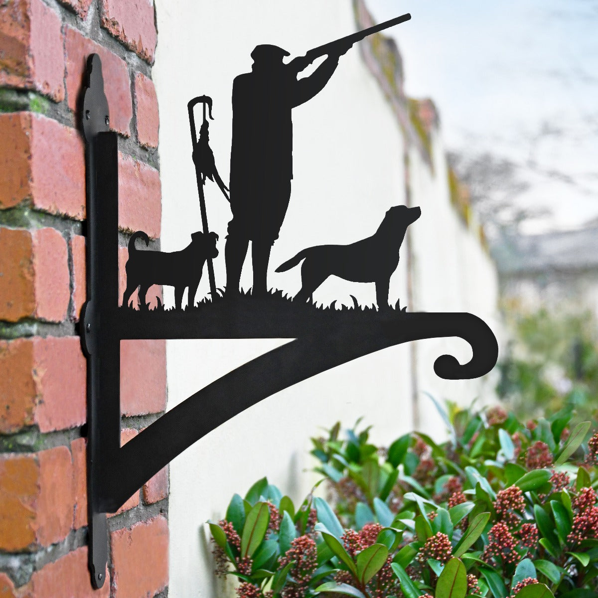 "Hunting Scene" Garden Hanging Basket Bracket In Black