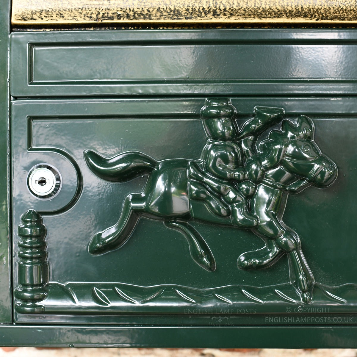The Huntley Wall Mounted Post Box