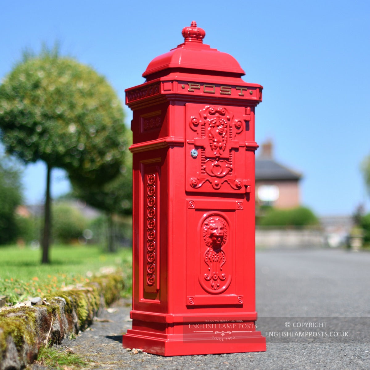 'The Lincoln' Red Freestanding Pillar Box