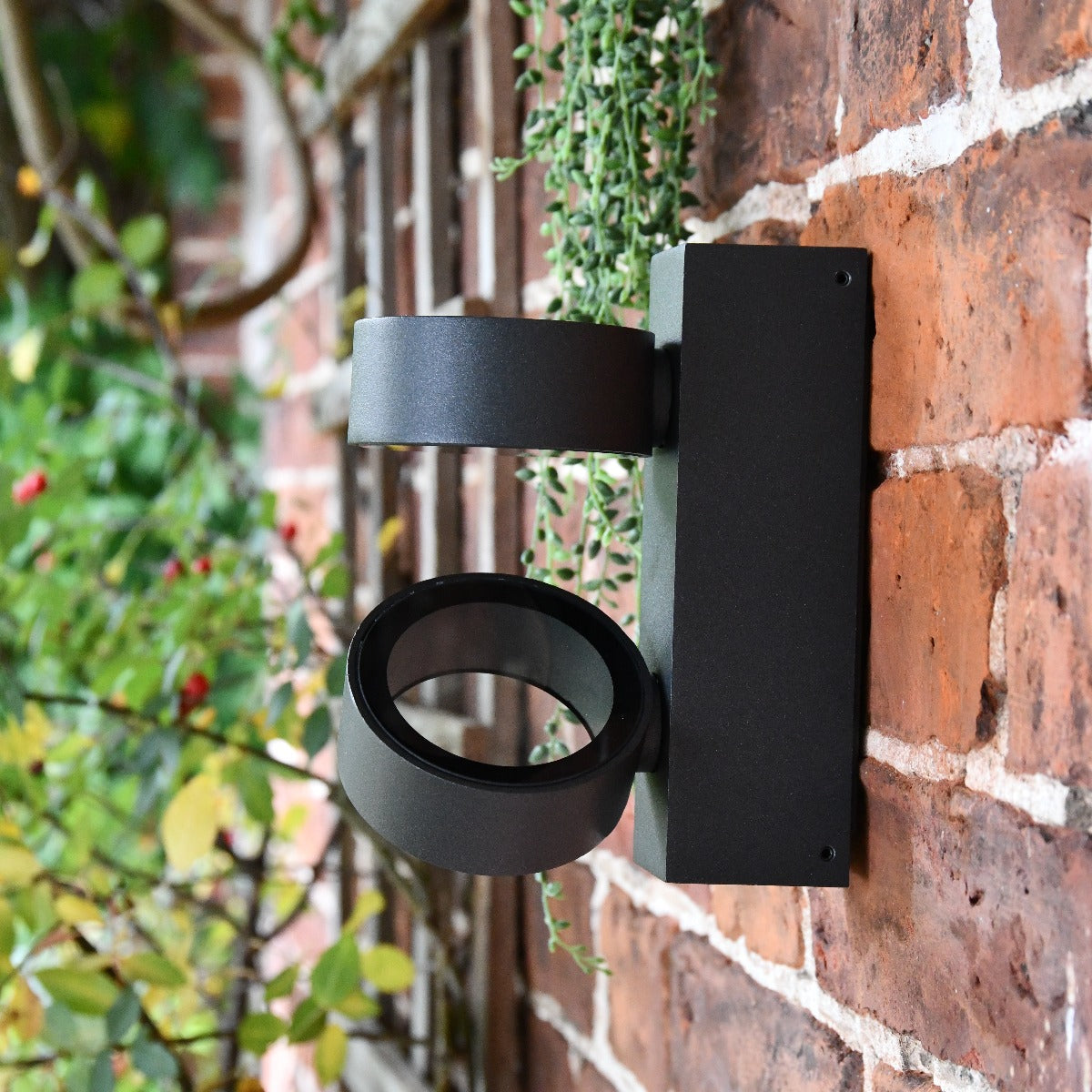 Modern Black Wall Light With Rotating Fittings
