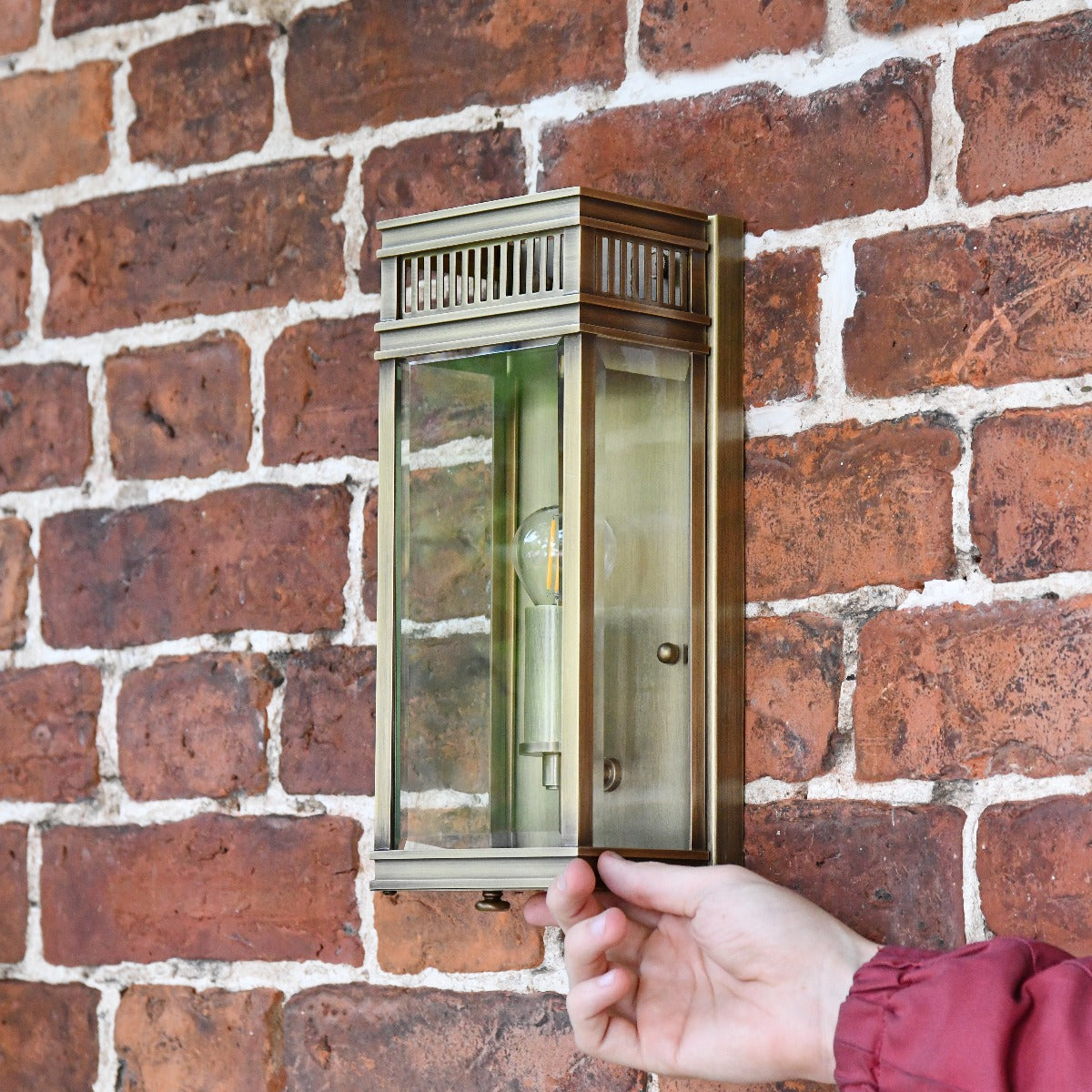 "The Maplebeck" Single Bulb Half Wall Lantern