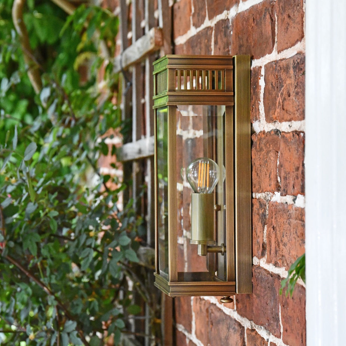 "The Maplebeck" Single Bulb Half Wall Lantern
