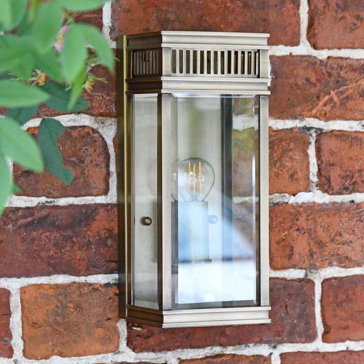 "The Maplebeck" Single Bulb Half Wall Lantern