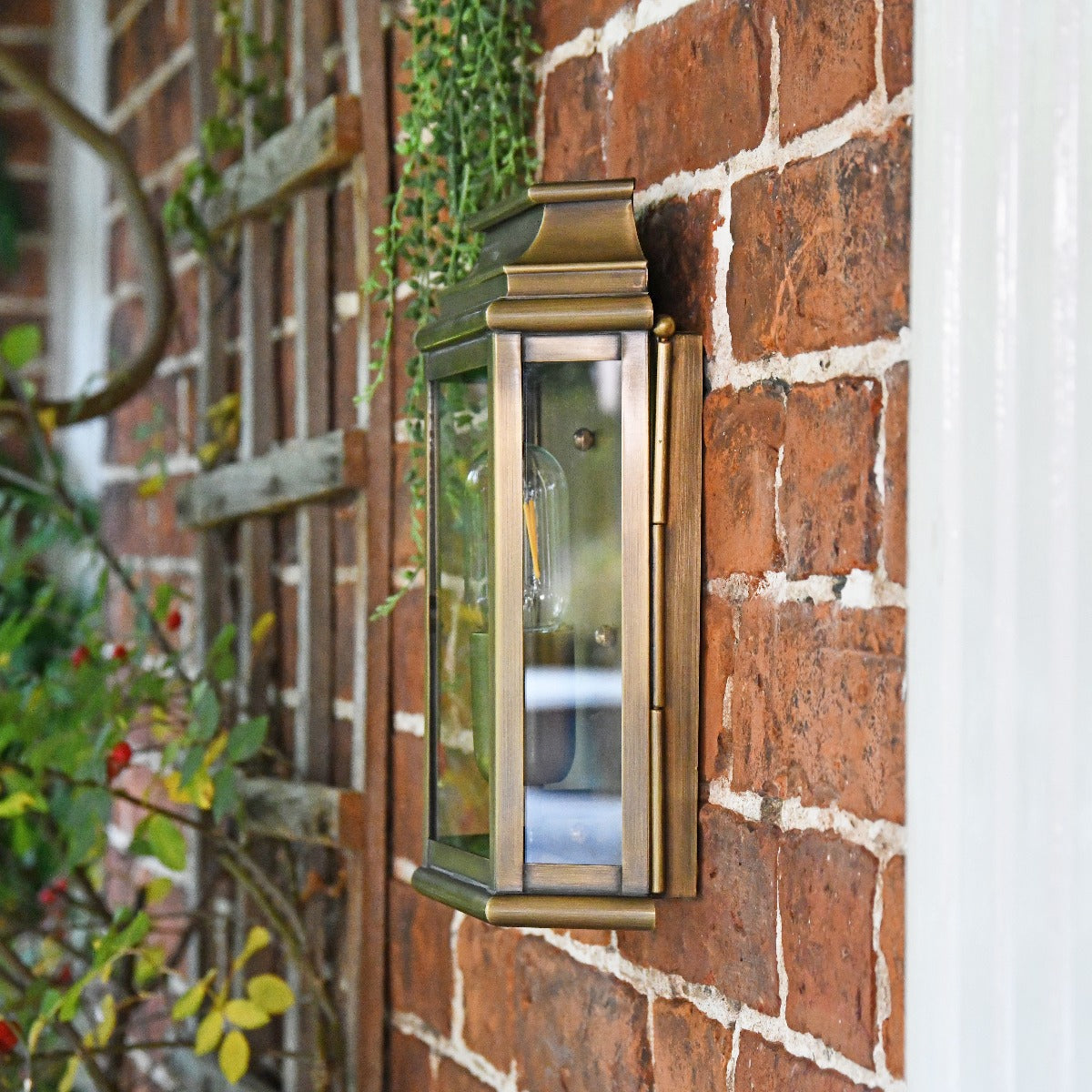 Antique Brass Traditional Wall Lantern