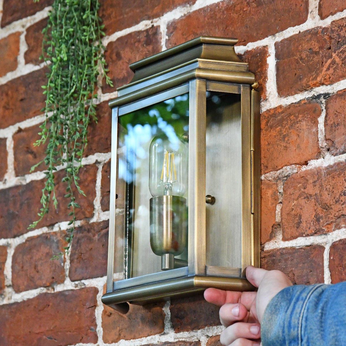 Antique Brass Traditional Wall Lantern
