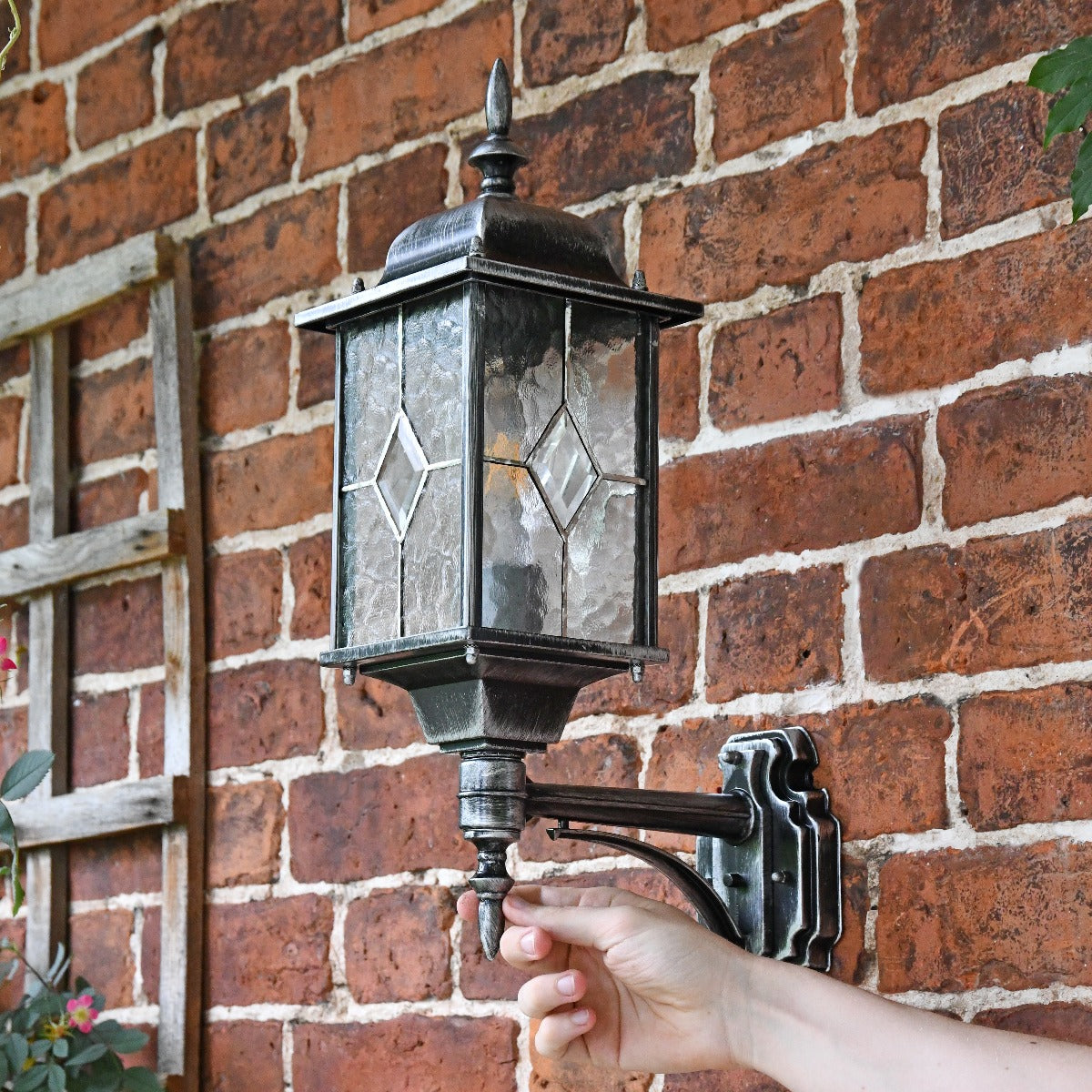 Classical Wall Lantern with Optional PIR Sensor