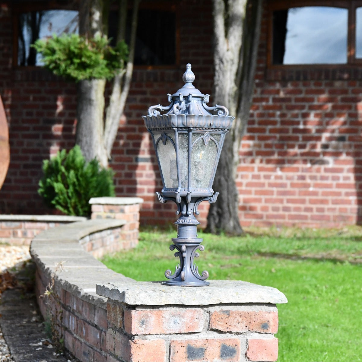 Ornate Antique Style Pillar Light on Wall 