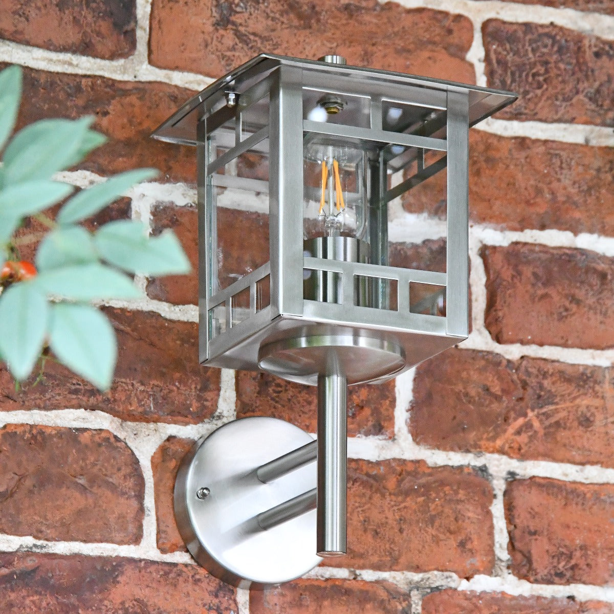 inga wall light low