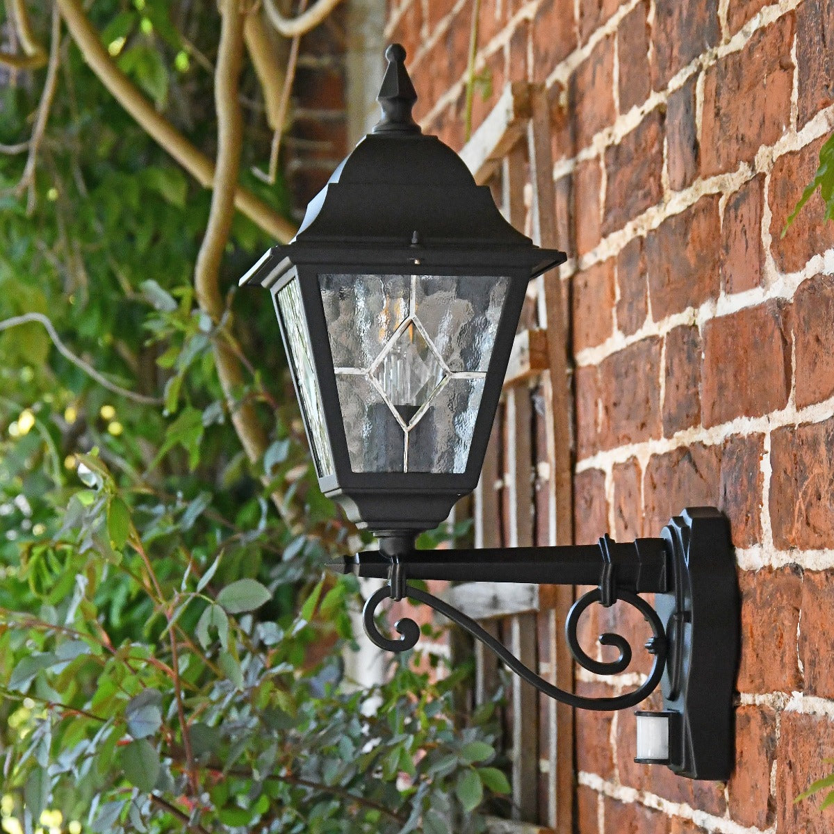 Traditional Black Wall Lantern With Built-In PIR Sensor