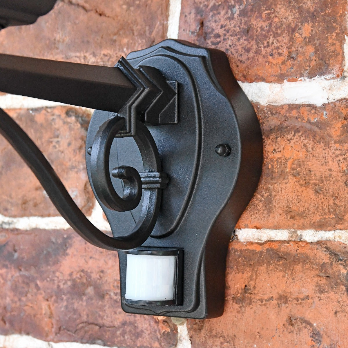 Traditional Black Wall Lantern With Built-In PIR Sensor