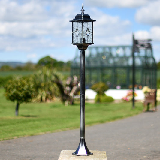 Tall lamp post 