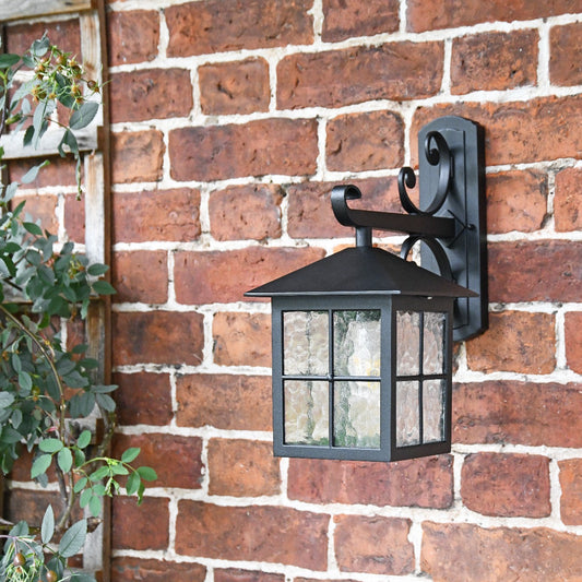 "Heythrop" Traditional Wall Lantern With Ornate Bracket