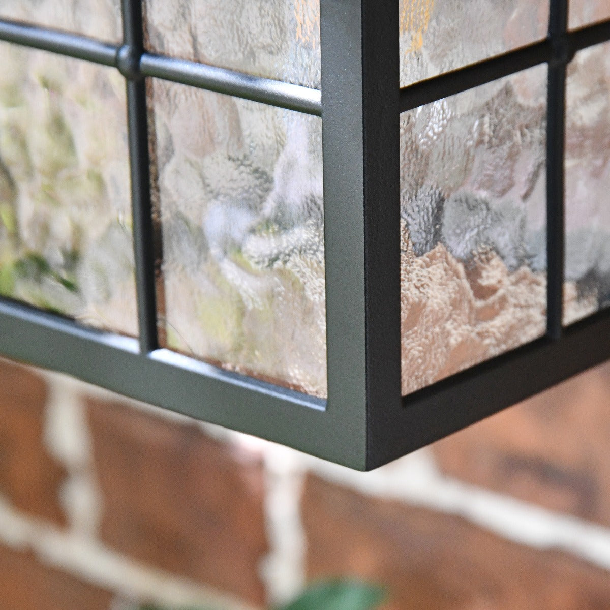 "Heythrop" Traditional Wall Lantern With Ornate Bracket