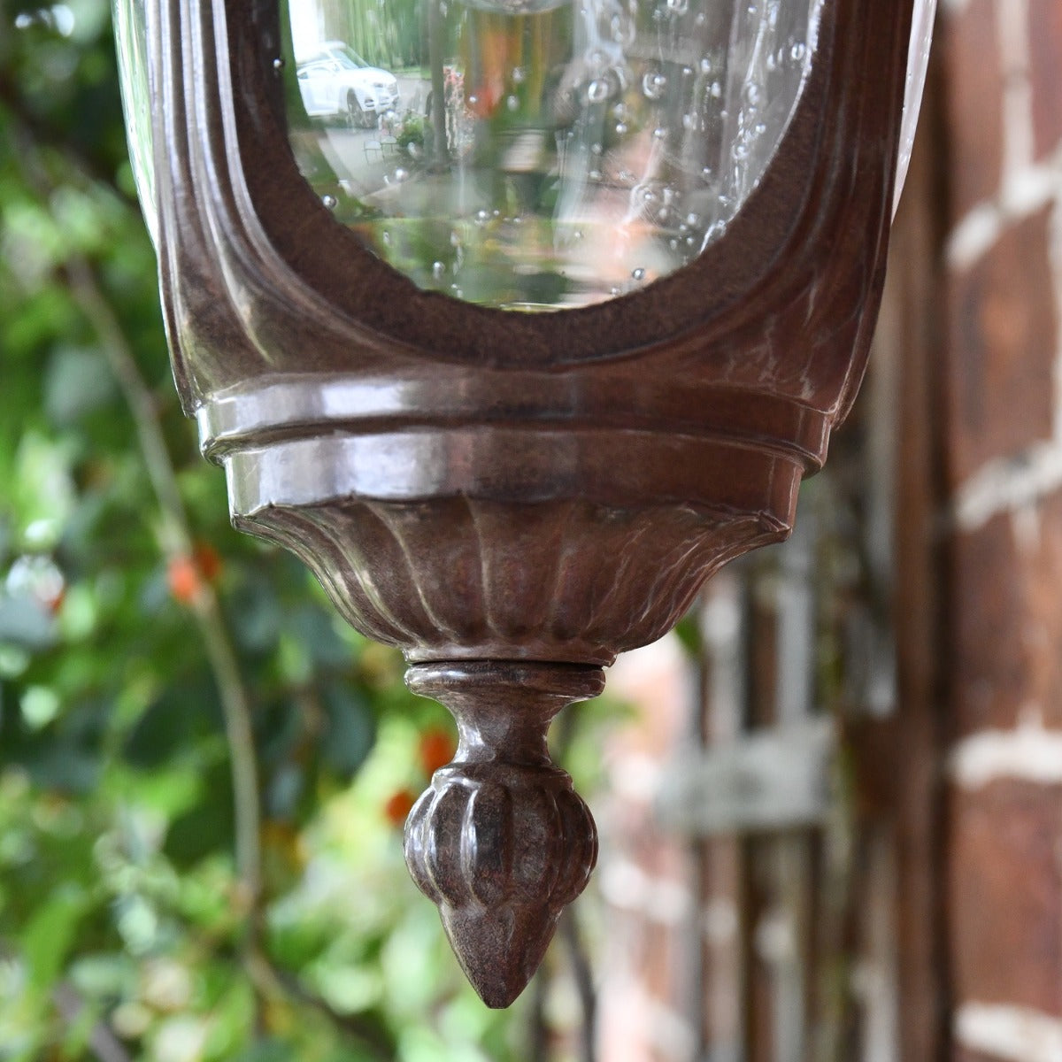 Close up of bottom finial 
