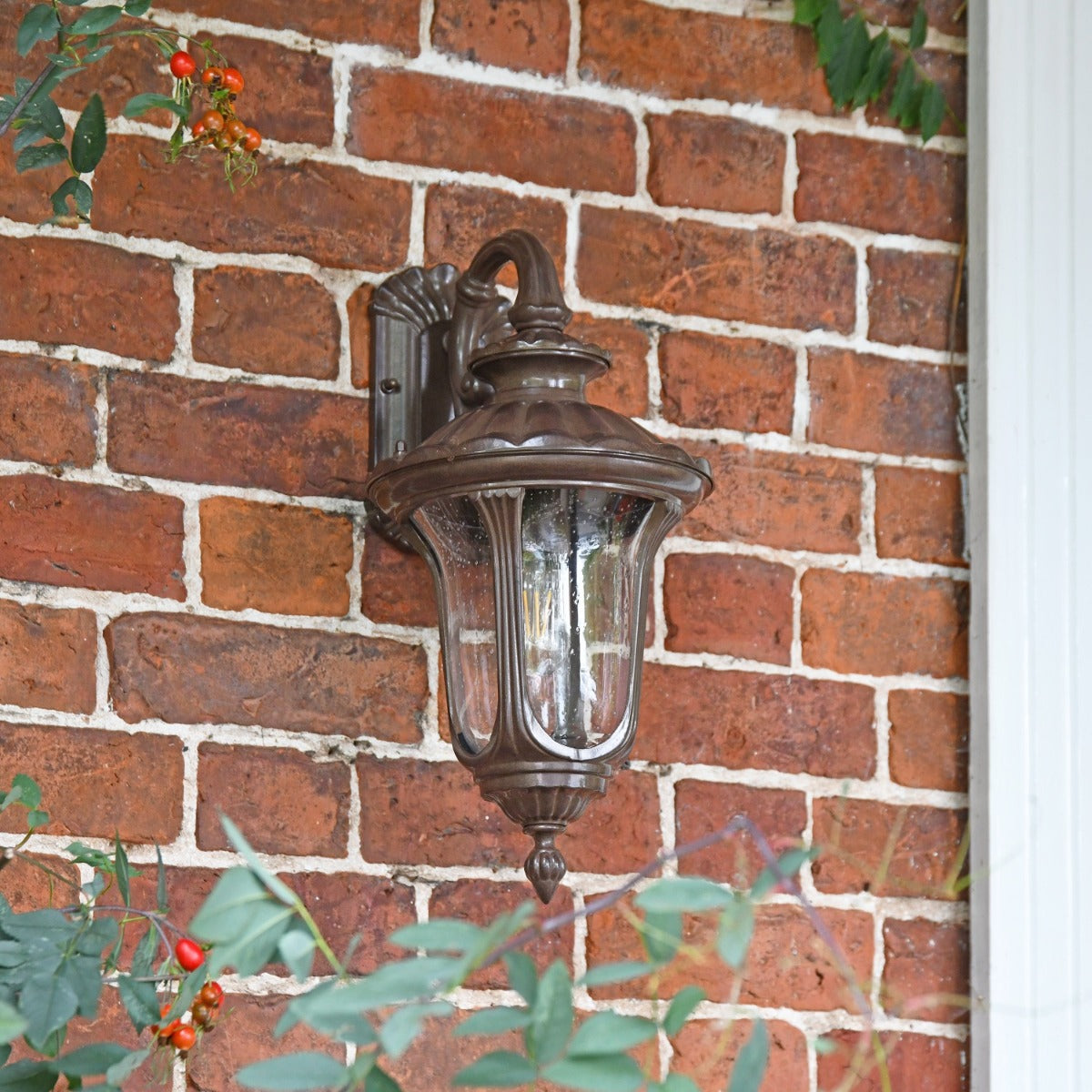 Bronze Traditional Wall Lantern 