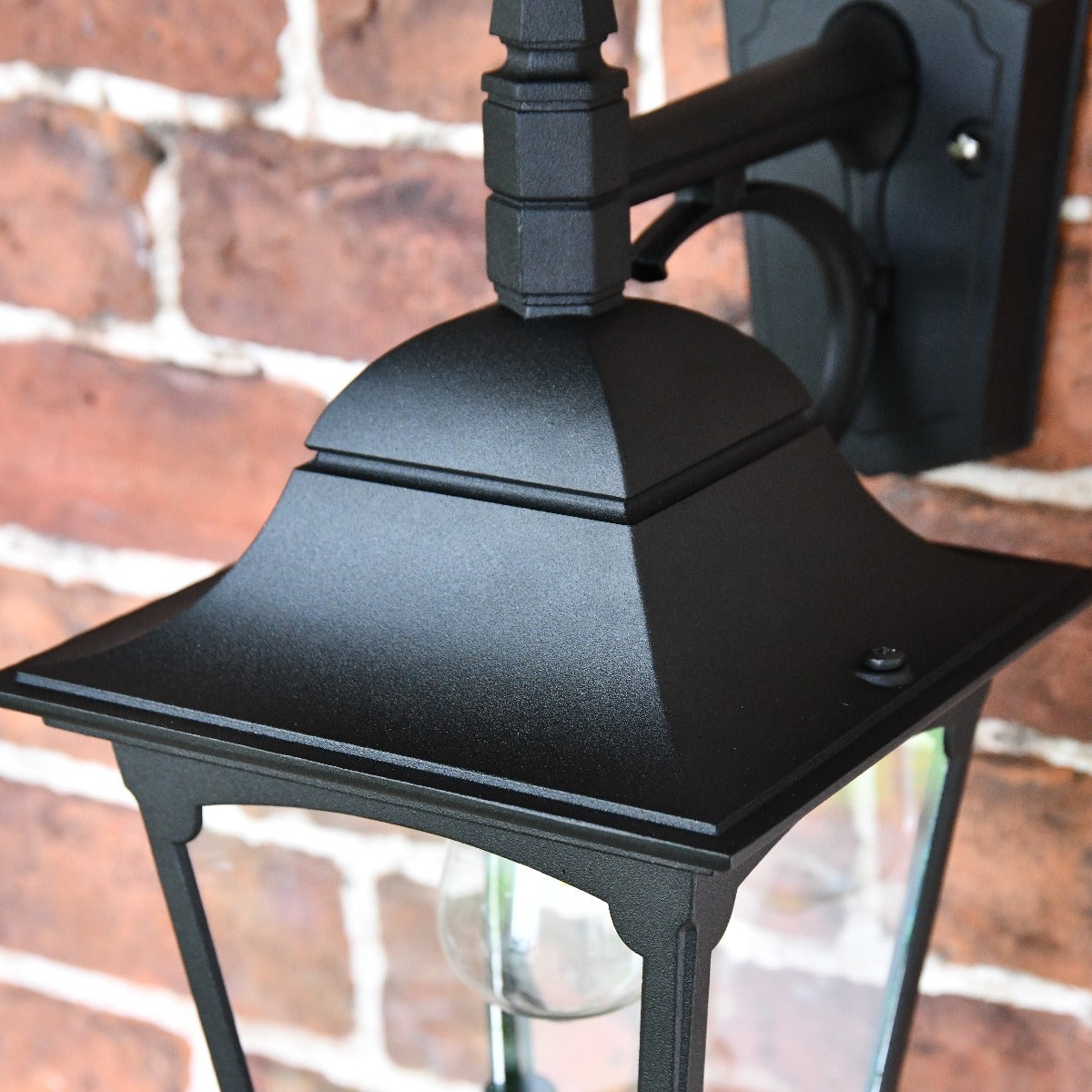Top Of The Top Fix Traditional Black Wall Lantern