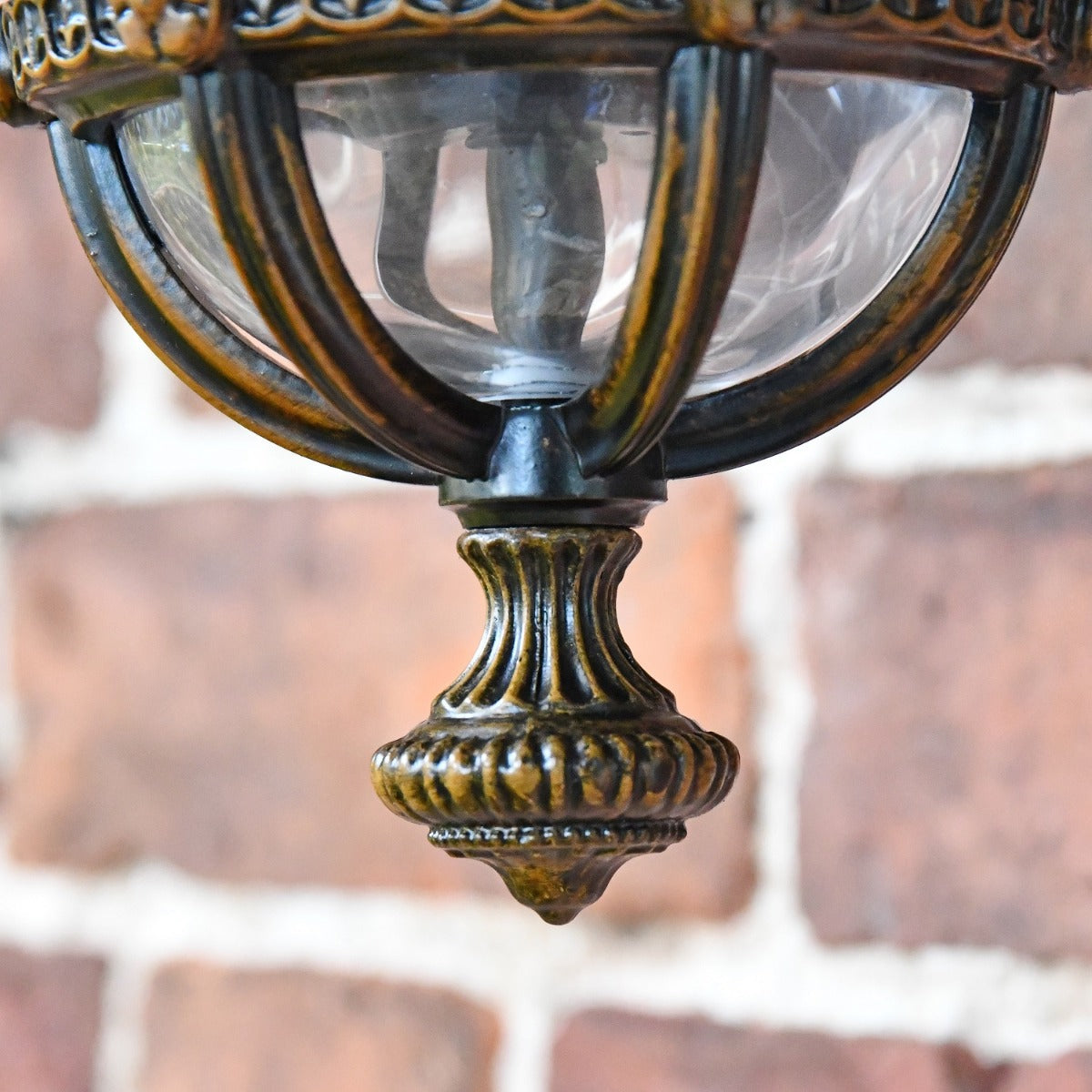 Close up of decorative bottom finial 