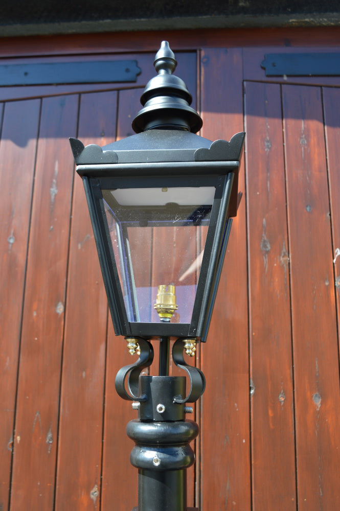 Close up of the lantern head 