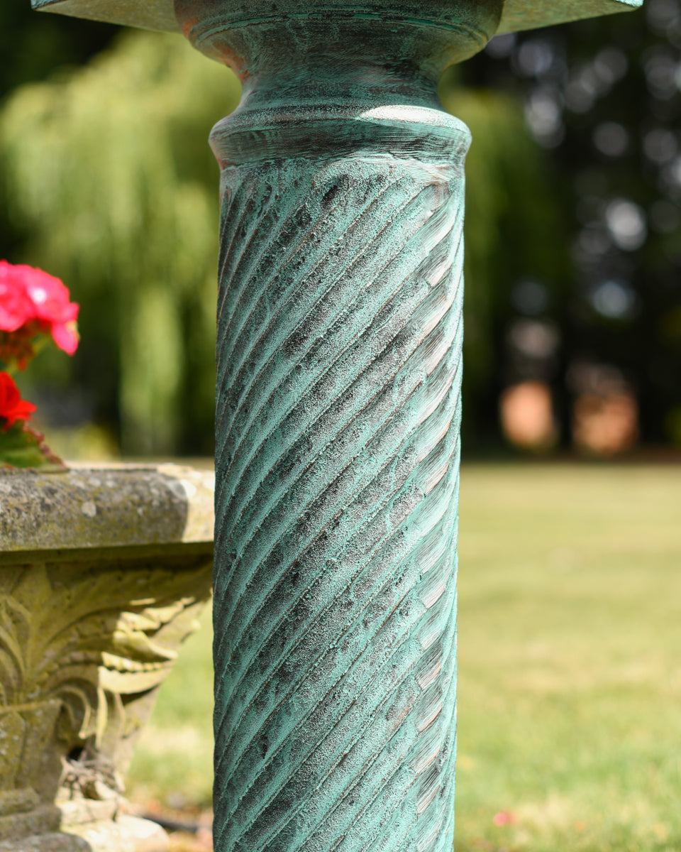 Magnified view of the twisted column