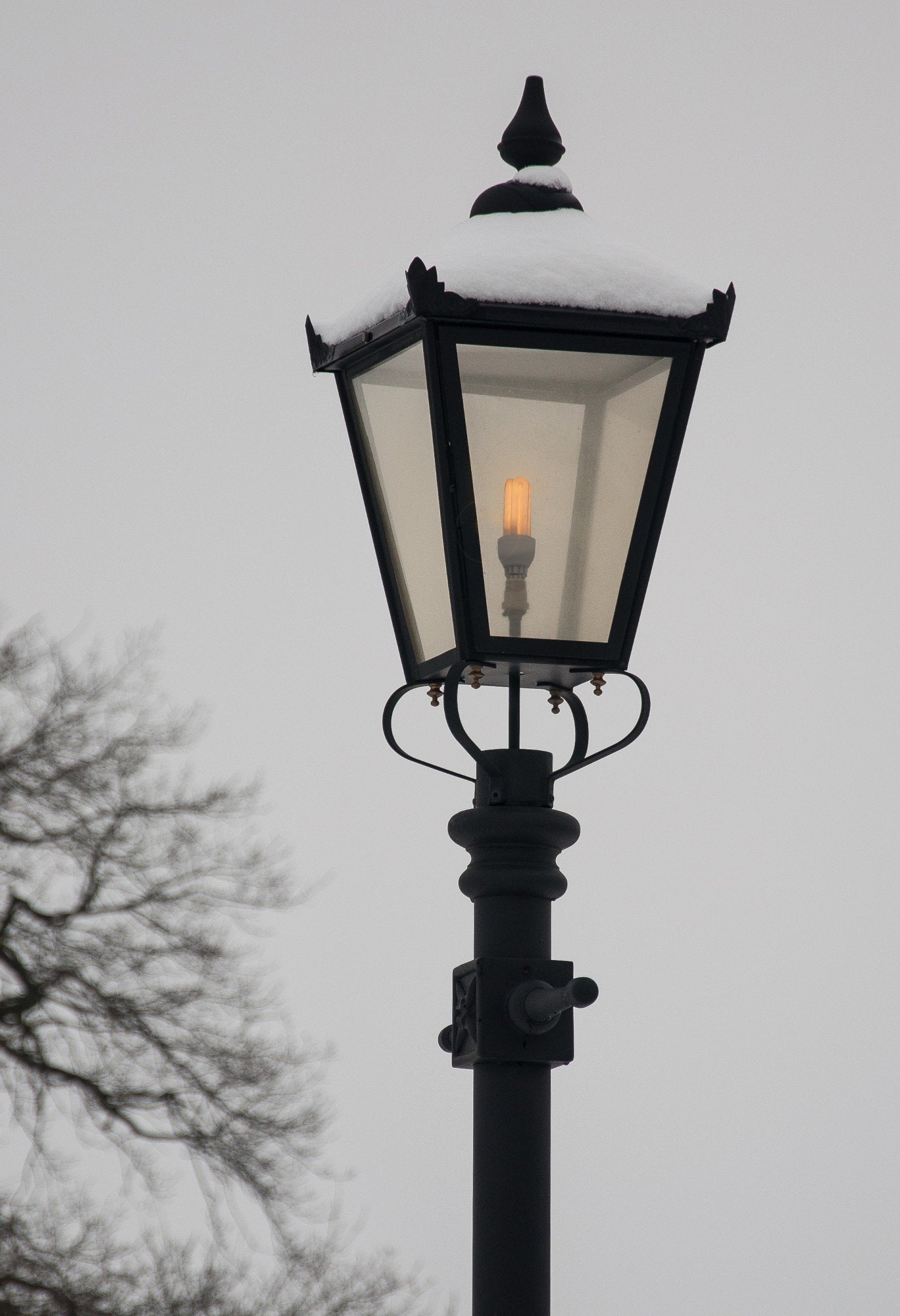 The Extra Large 'Cantley' Victorian Lamp Post - 3.7m