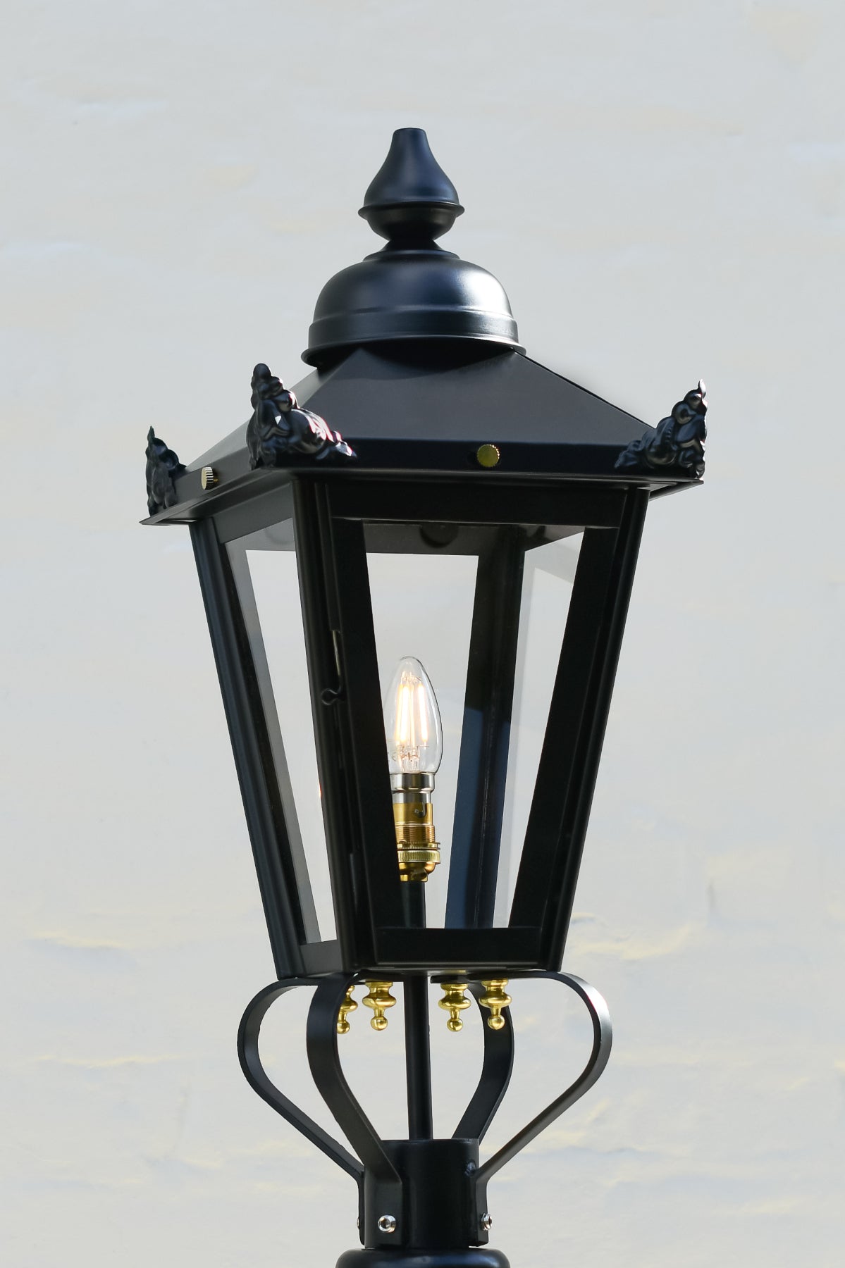 Close up of the lantern head