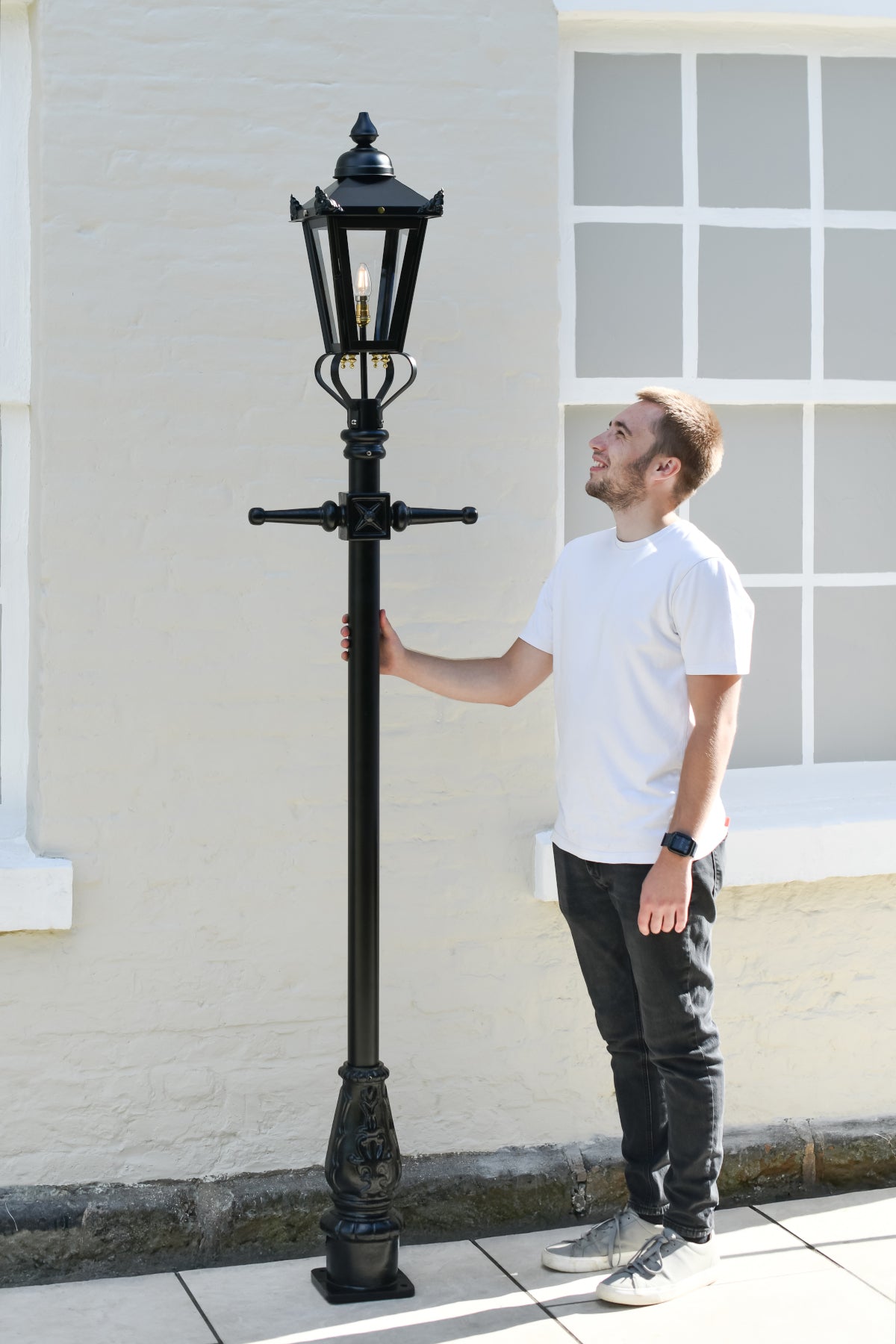 Life size scale of the traditional lamp post