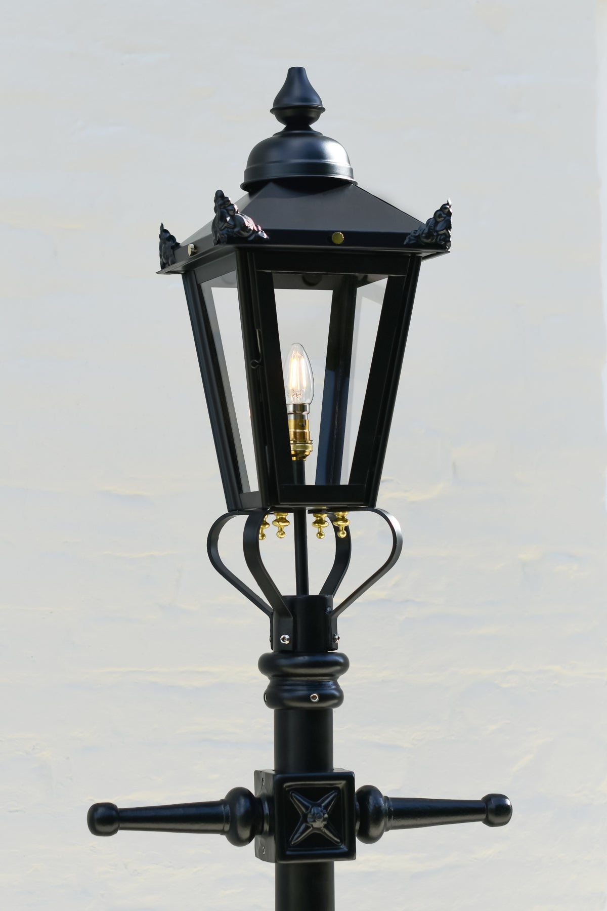 Magnified view of the Imperial black lantern 