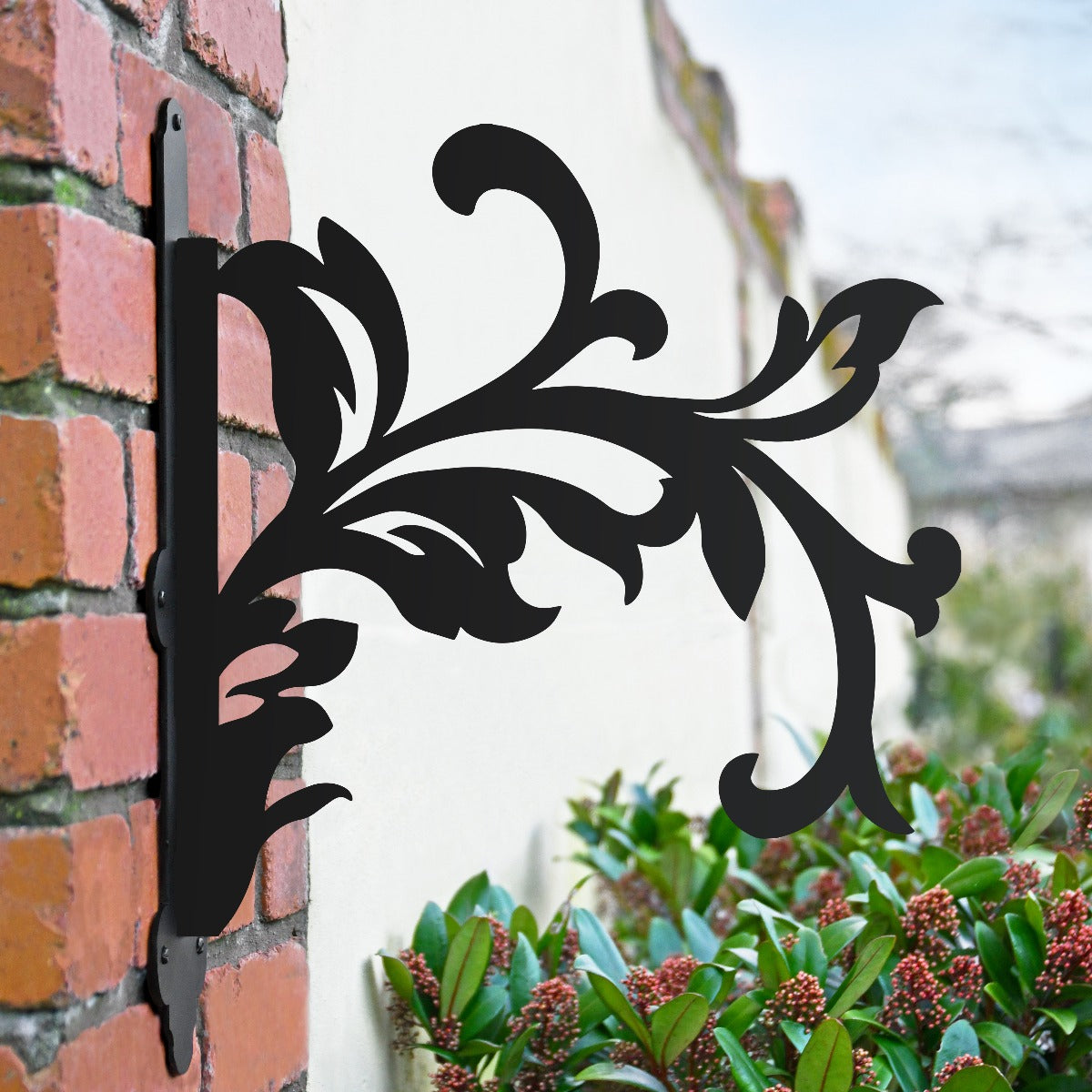 "Victorian Leaf" Garden Hanging Basket Bracket Finished In Black