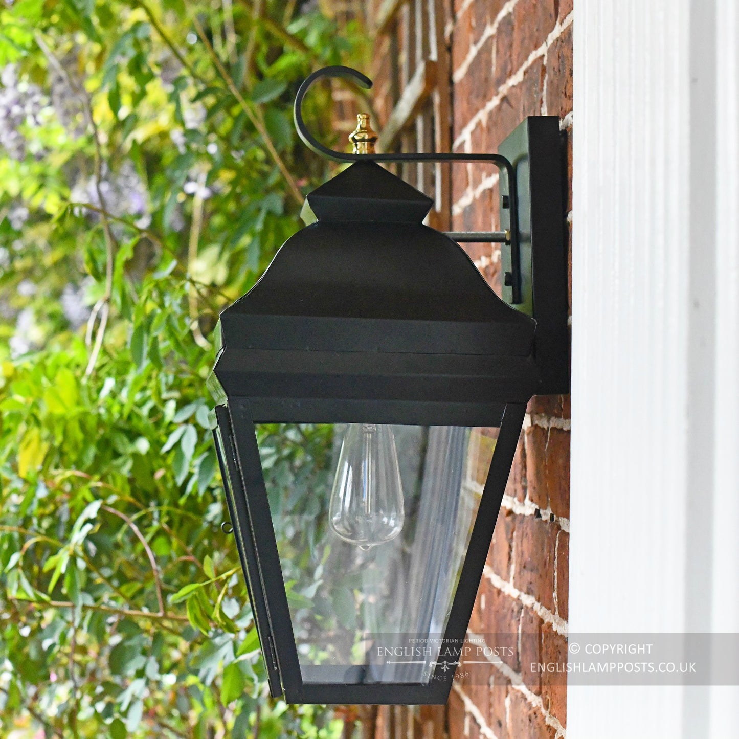 Victorian Style Flush Wall Lantern With Bayonet Bulb Holder