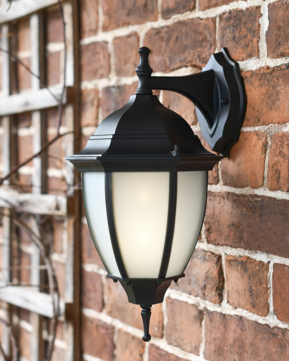'Warwick' Medium Traditional Outdoor Top Fix Wall Lantern