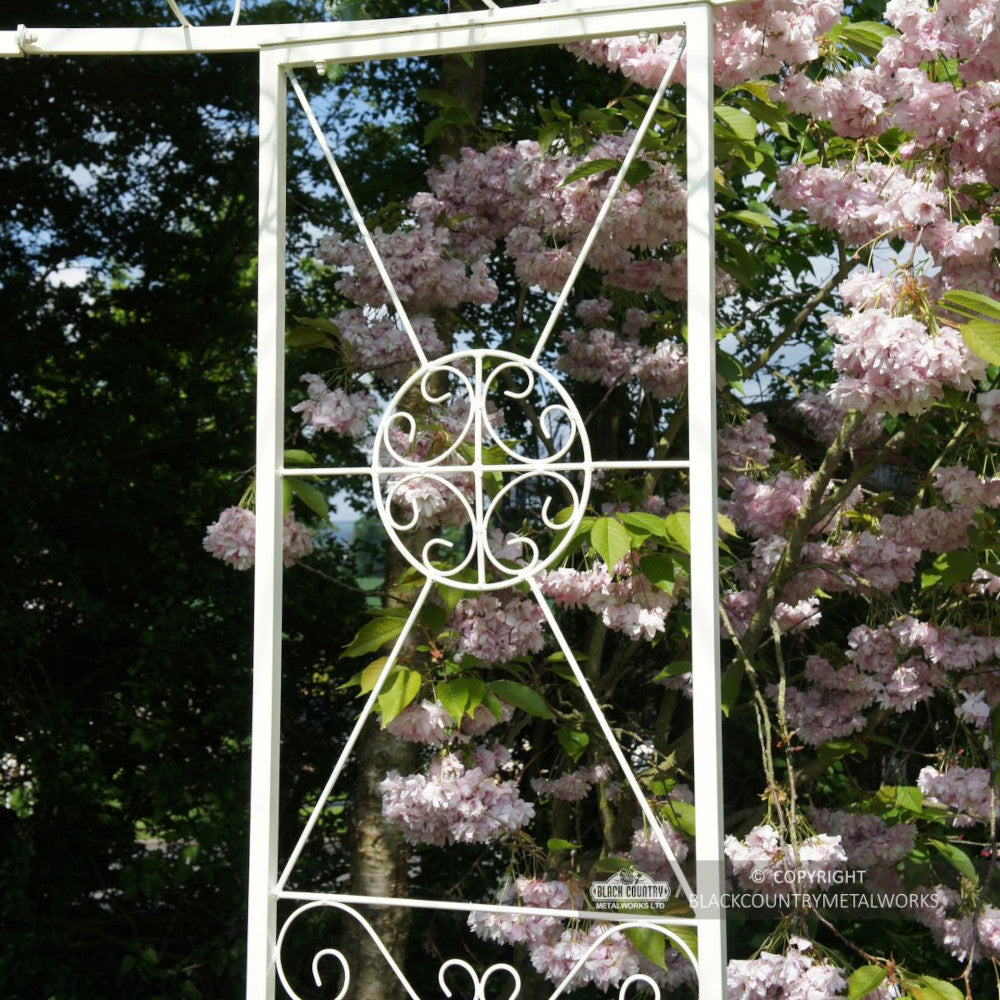 Close up view of the scrolled detailing 