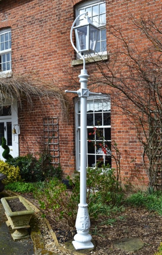 Large Swan Neck Lamp Post in White