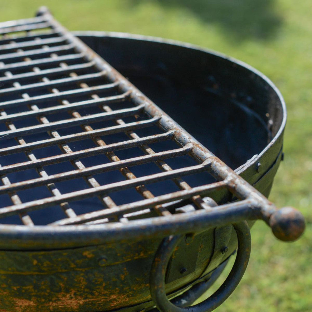 Close up on the half grill 