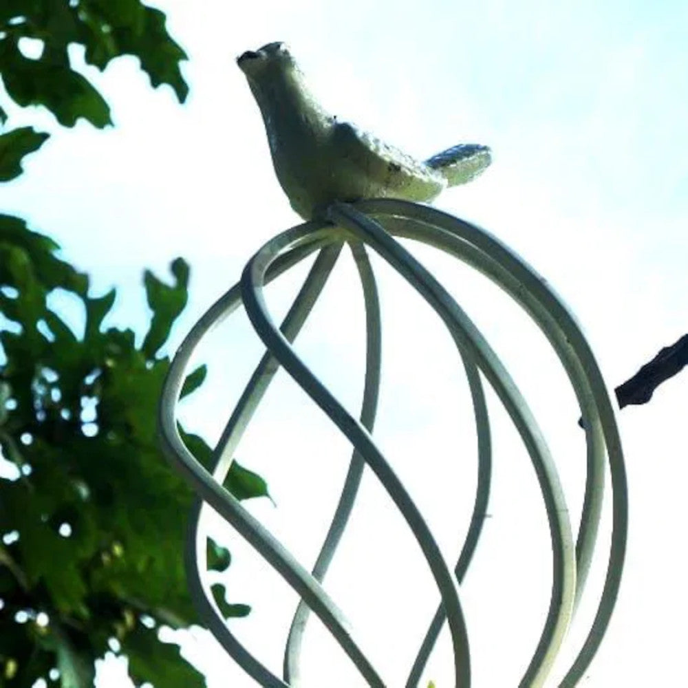 Close up of the bird centrepiece topper 
