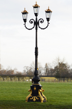 'Empress Eleanor' Lamp Post