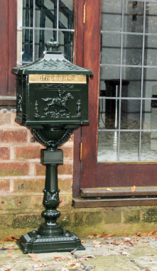 The Huntley Post Box on Stand - Green