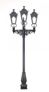 “Windsor” Triple Head Gothic Lantern and Lamp Post Set