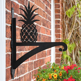 "Pineapple" Garden Hanging Basket Bracket On Brick Wall