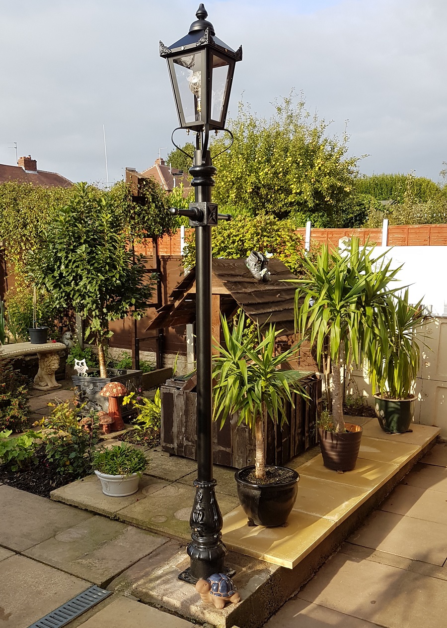 Medium Garden Lamp Post