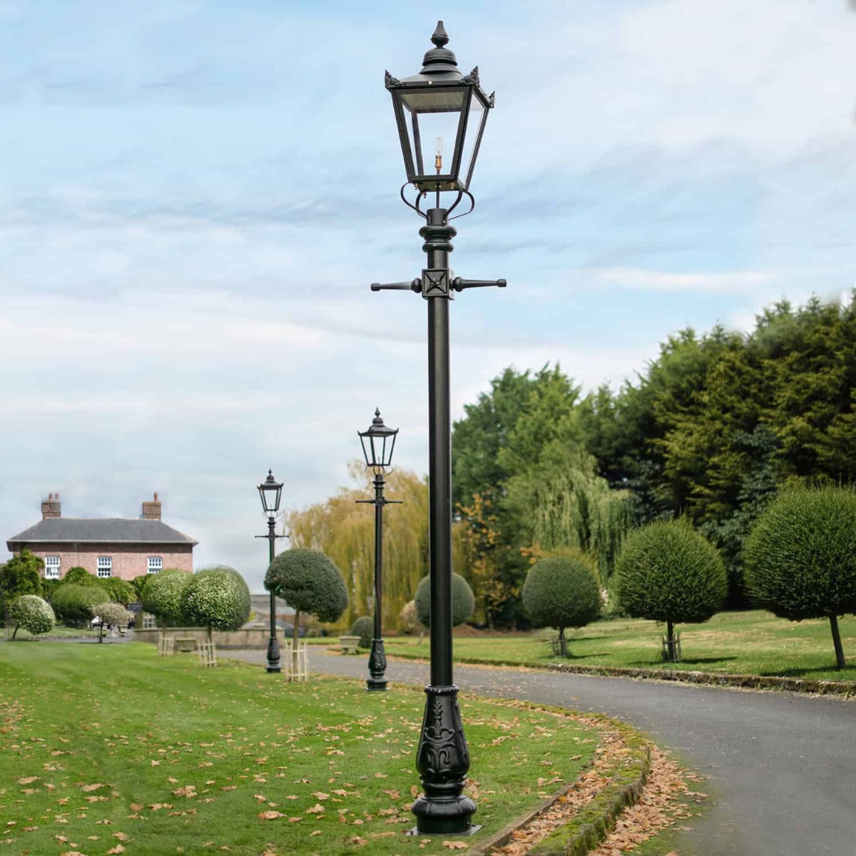 3.2m Victorian Lamp Post